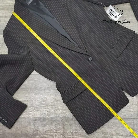 Tahari Pin Stripe Single Button Blazer Size 10 - Picture 4 of 5